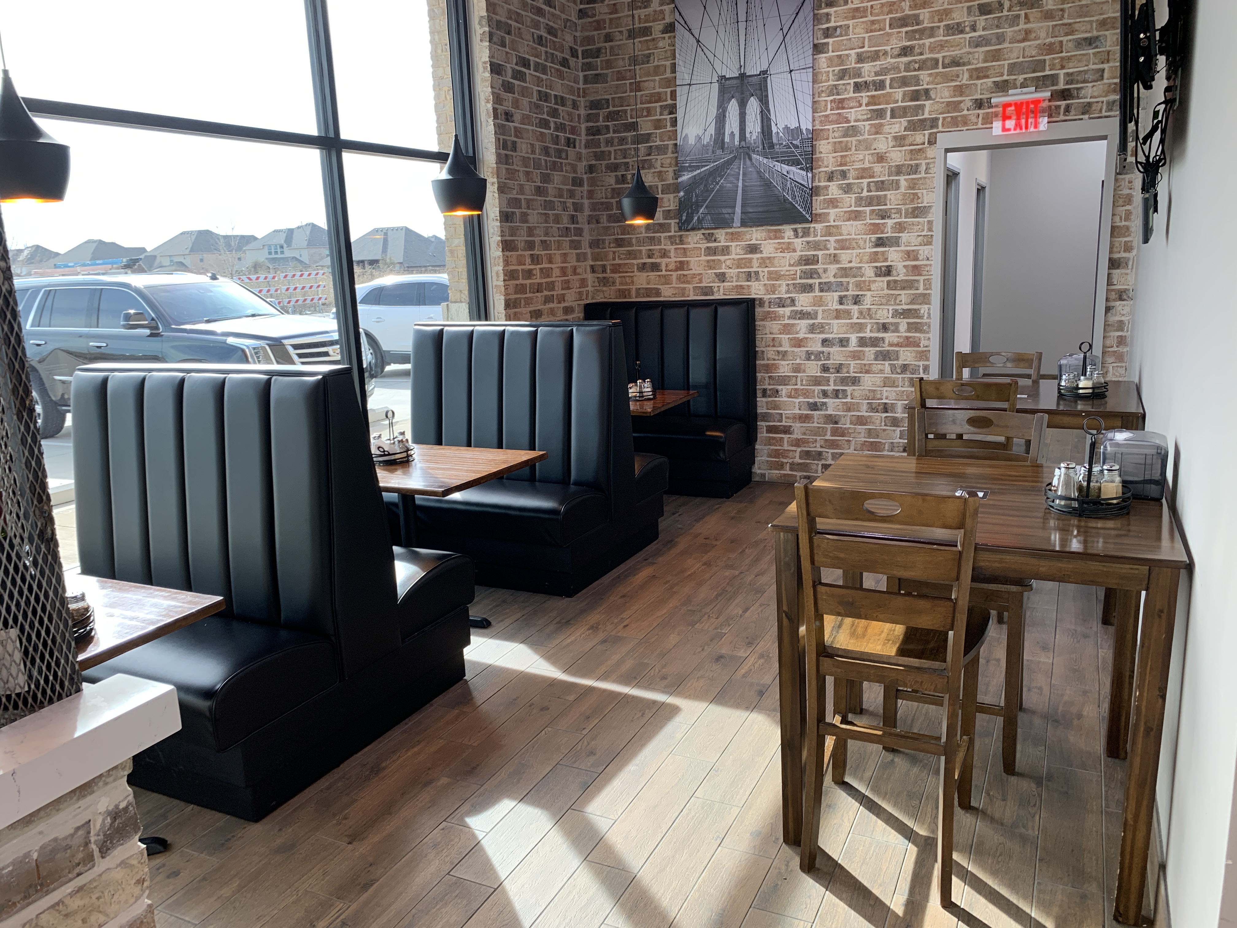 Dining room at Jonny's Pizza in Frisco, Texas